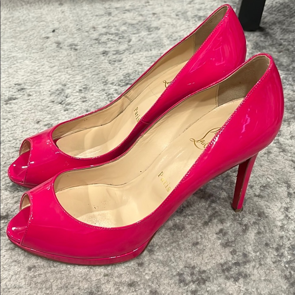 Christian Louboutin Very Prive Hot Pink Patent